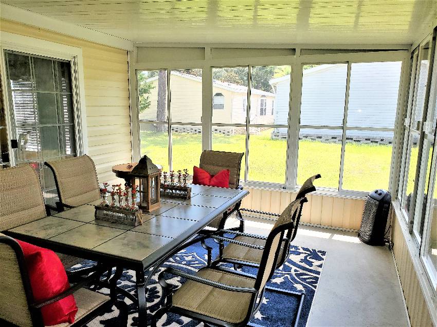 Mobile Home Sunroom and Lanai Decorating Ideas